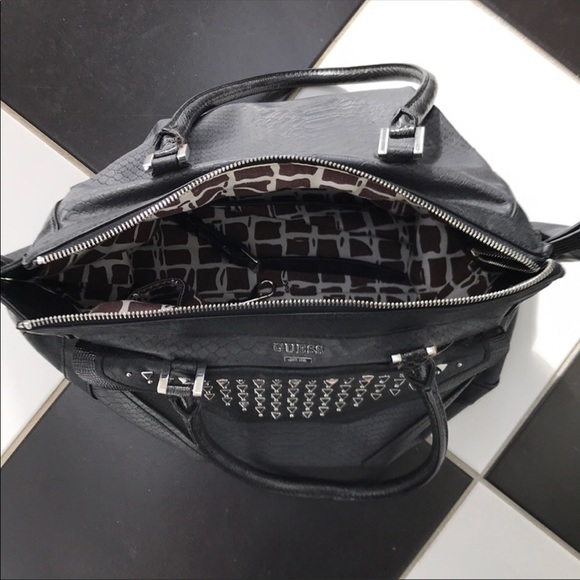 guess bag - Picture 3 of 3